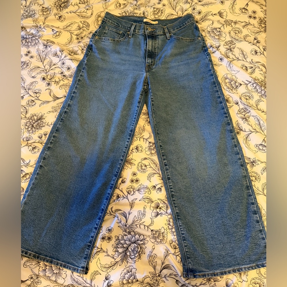 Levi Wide-Leg Blue Jeans
